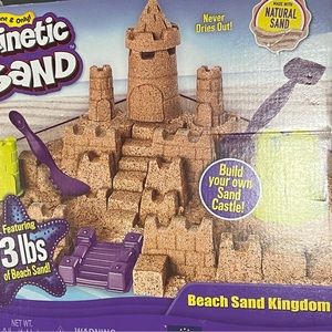 NIB Kinetic Sand Beach Sand Kingdom